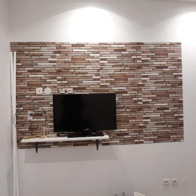 Appartement Agreable Au Centre Wifi Saint-Leonard-de-Noblat Exterior photo